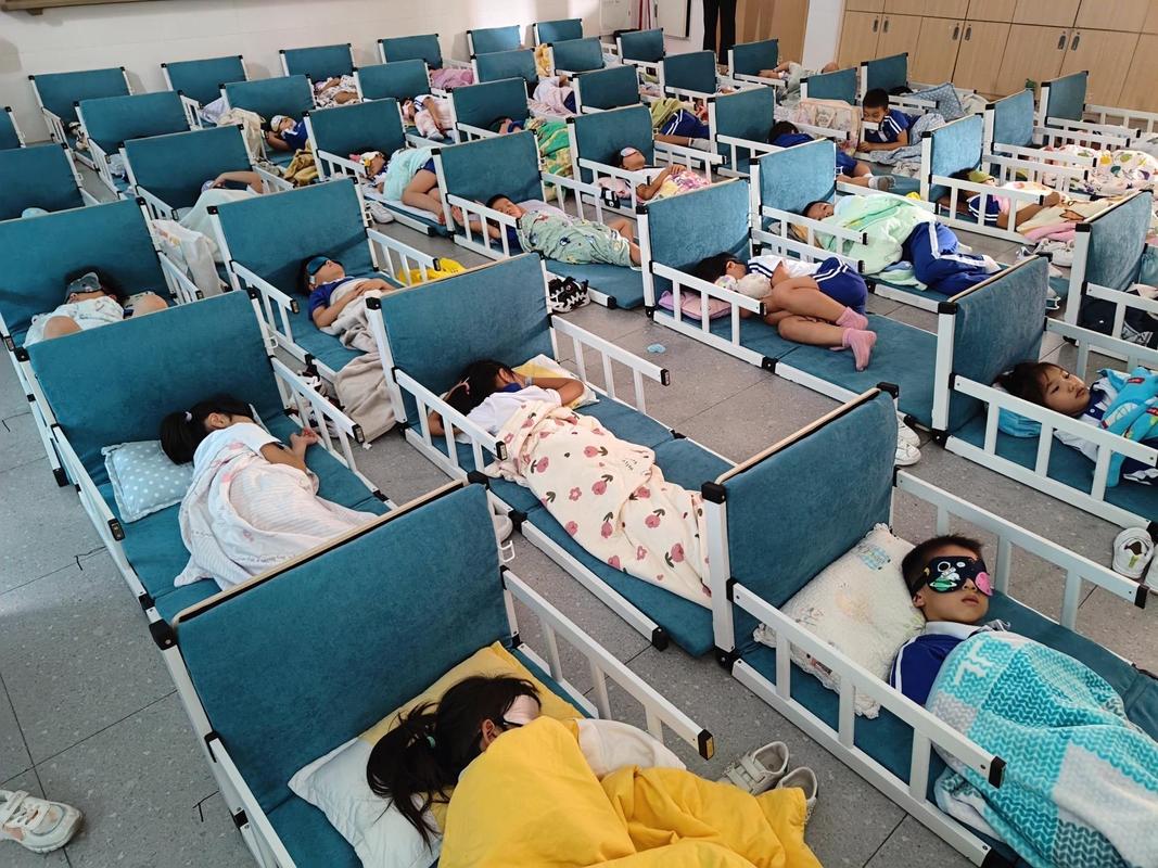 点赞姐姐学校的午睡方式