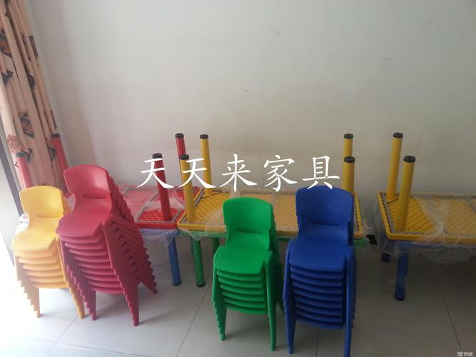 特卖幼儿园学习桌中小学生课桌椅 儿童床 学生上下铺 幼儿园塑料桌椅